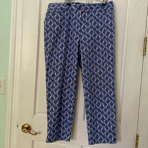 Butterfly print crop pants. 98% cotton 2% Spandex. Super comfortable.